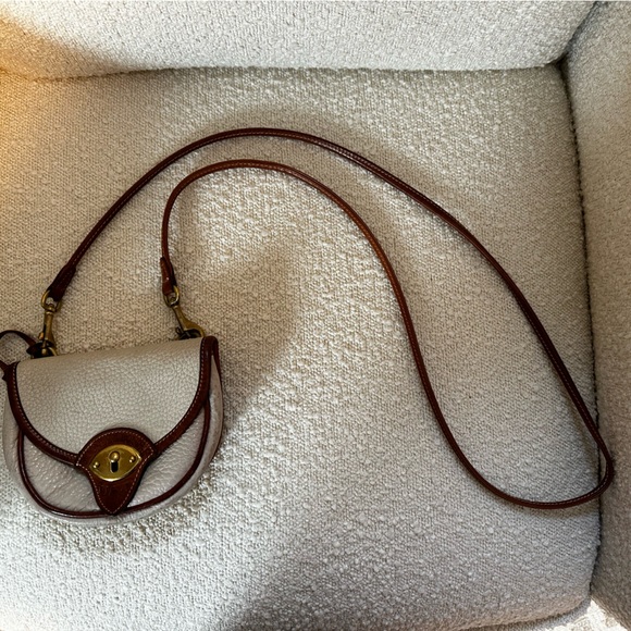 Dooney & Bourke Belt Bag - Picture 1 of 4